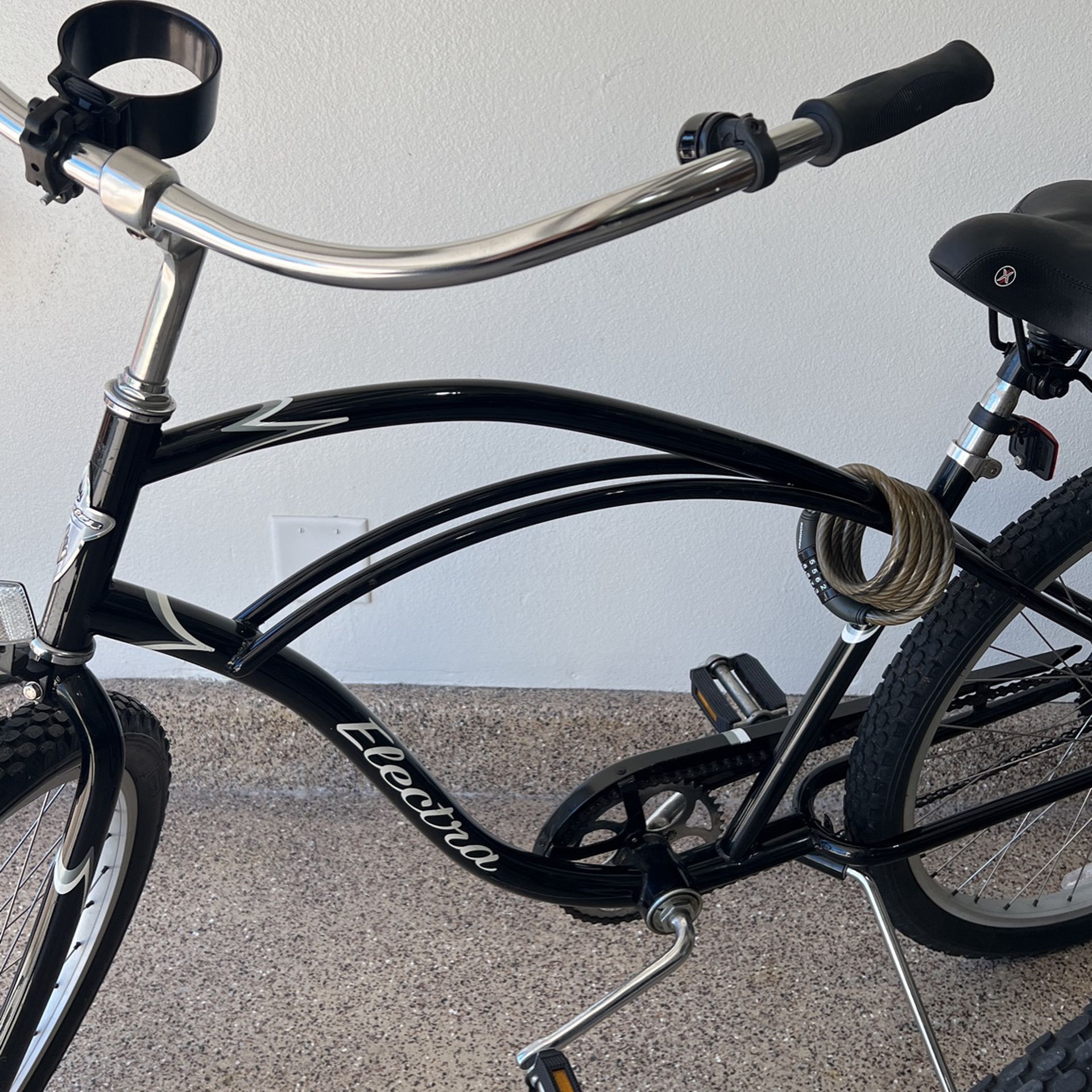 2 BLACK ELECTRA BEACH CRUISERS Bikes PLUS EXTRAS! for Sale in Trabuco