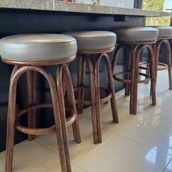 4 Bar Stools 