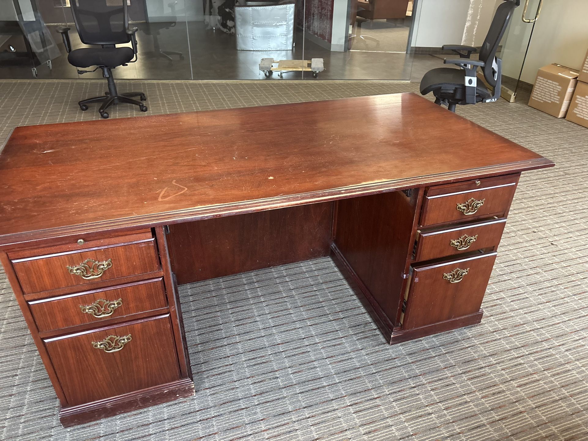 Office Desk FREE MUST GO