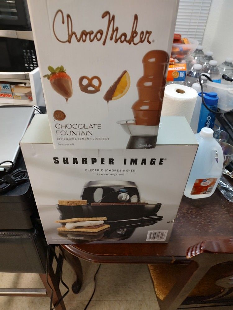 Chocolate Fountain In S'mores Machine