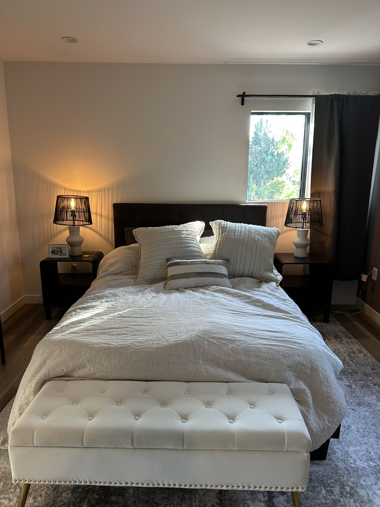 ✨ Modern Bedroom Furniture Bundle – Lamps, Nightstands, Bench, Console Table (Great Deal!) ✨