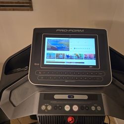 Proform Pro 5000 Smart Treadmill 