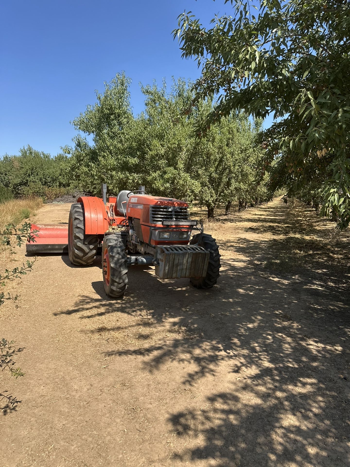 Kubota M9000