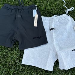 Essentials Shorts 