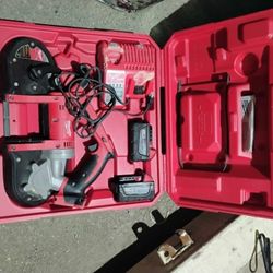 Milwaukee Bandsaw Kit 2629-82