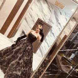 Beautiful & Elegant Evening Gown 