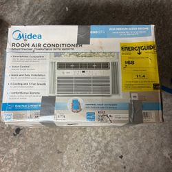 Window Air Conditioner – Like New Midea 8,000 BTU