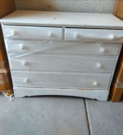 White Wood Dresser with 5 Drawers