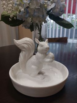 Z Gallerie Ceramic Squirrel Ring Bowl