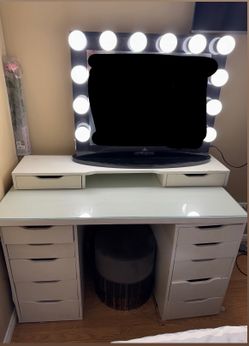 Impressions vanity