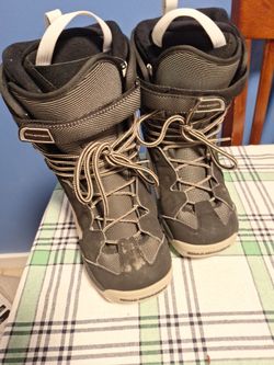 Salomon smowboard boots size 7