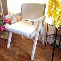 Armchair dining table and chairs / Soft cushioned chairs for living room
