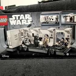LEGO Boarding the Tantive IV (75387)