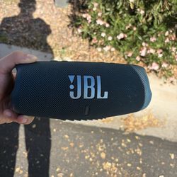 JBL Charge 5