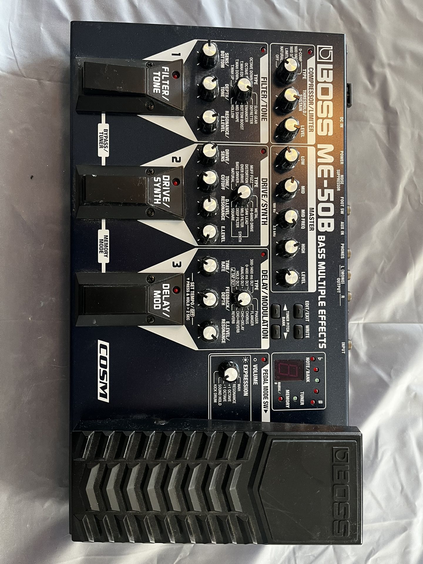 Boss ME-50B Bass multi effects pedal - Like New