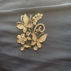 Rhinestone peace, missing a rhinestone details and picture