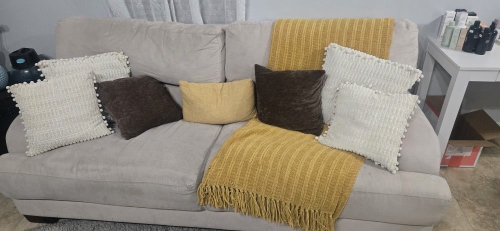 Beige Sofa Set 