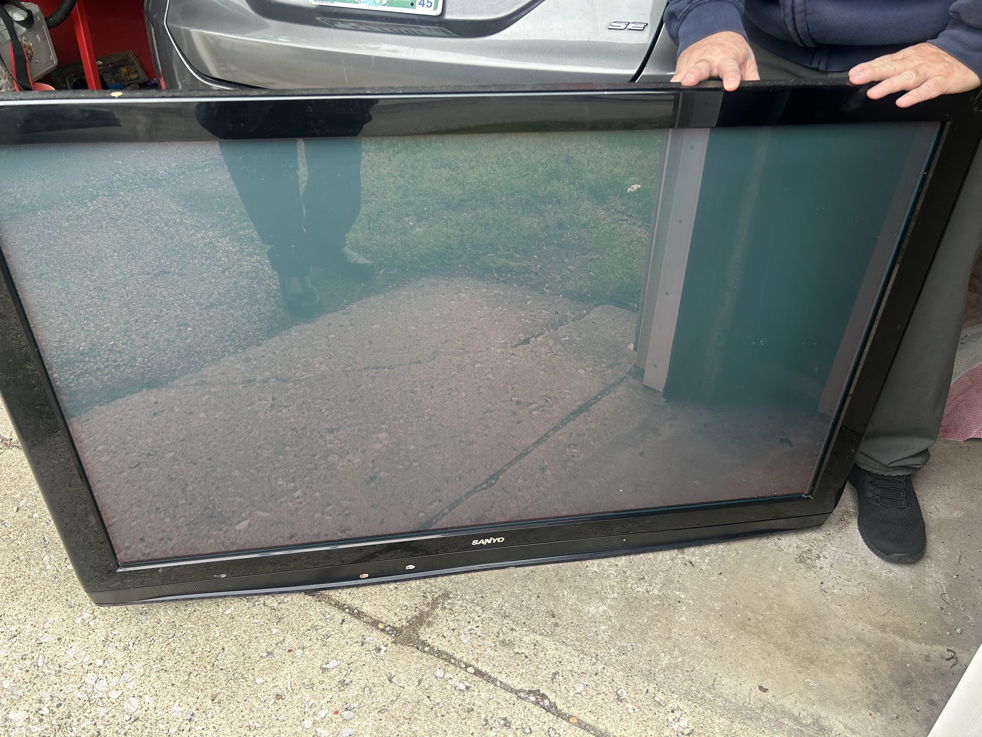 55” Inch Tv With Glass Table 