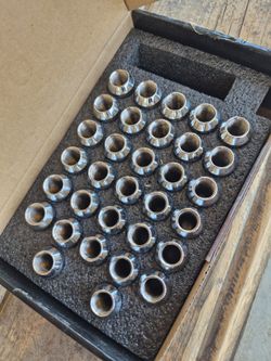 Chevrolet wheel lug nuts