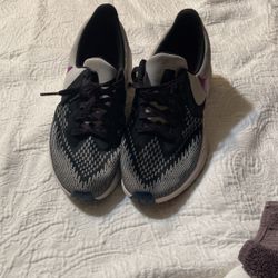 Nike Shoe Size 9