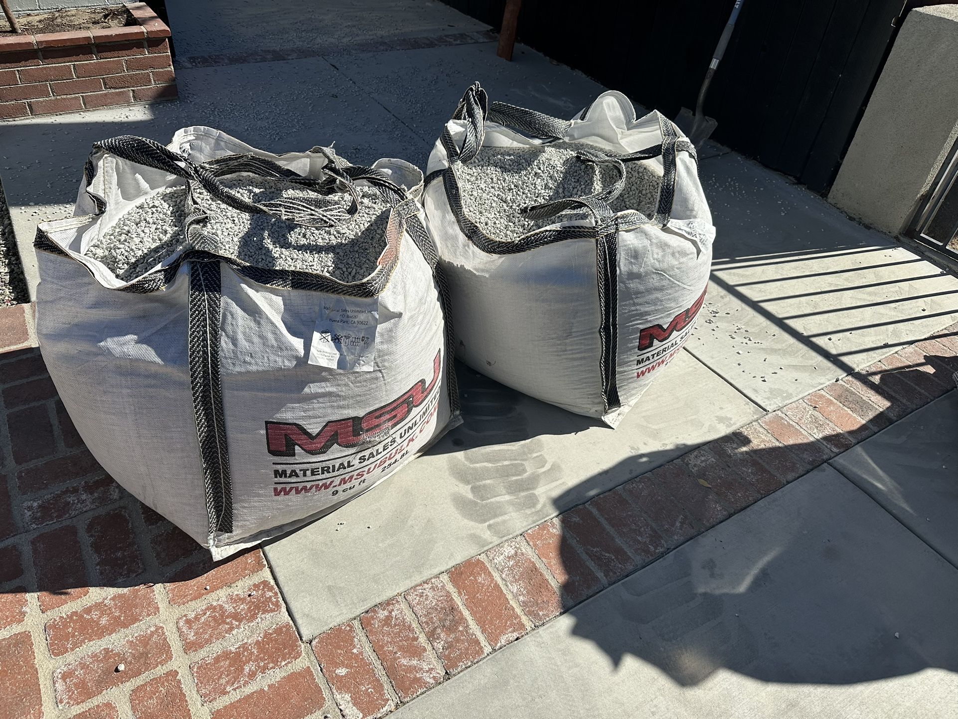 Bulk Gravel - 1,800 Lbs (2x900 Lb Bags) Free