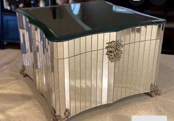 Glam Bombay Company Mirrored Jewelry Box with Beveled Glass Lid - Velvet Lined Trinket