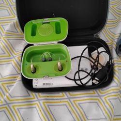 Hearing Phonak Life Is On Brand New