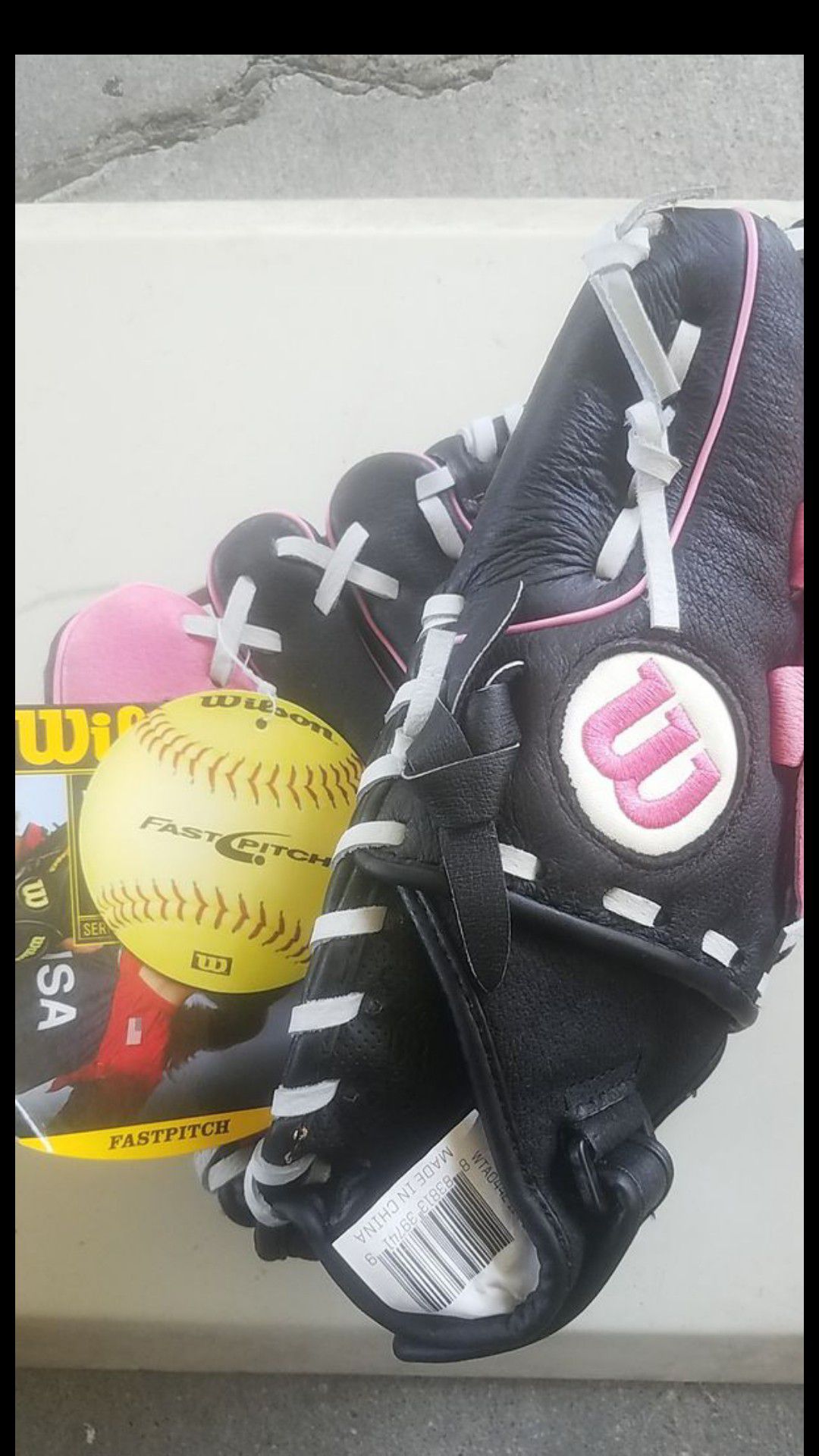 Wilson Softball  Glove, 11"