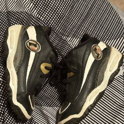 Vintage Allen Iverson Reebok OG Release Kids Size 7 Basketball Shoe 