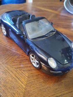 Maisto 1/18 die cast Porsche 911 convertible 2005 black