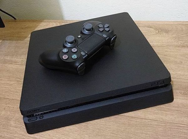 PS4  Slim 500gb