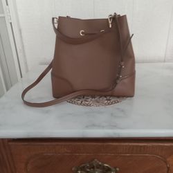 Hurry your beautiful Michael kors bucket bag!