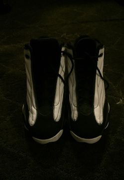 Jordan 13s size 7