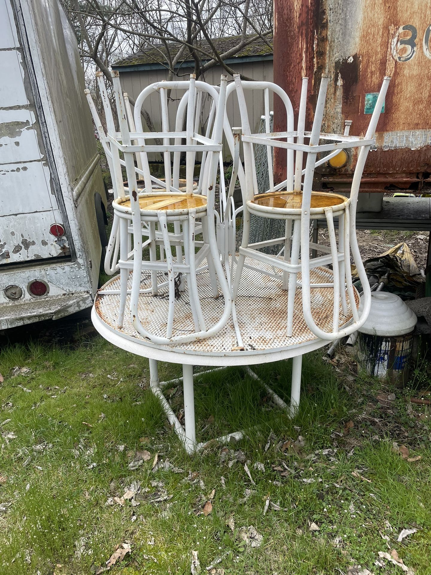metal table with 4 chairs