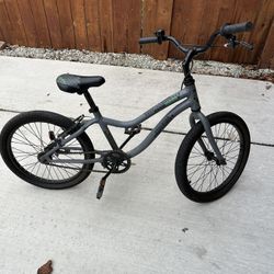Giant Moda 20 inch Kids bike $100 Or Best Offer