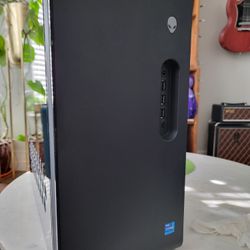Alienware Aurora R16 Gaming PC -  Intel i7-14700KF, Nvidia RTX 4070 Super, 32GB DDR5 5800MT/s, 1TB M.2 SSD