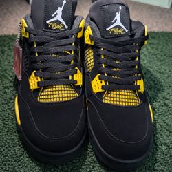 Jordan 4 Thunder