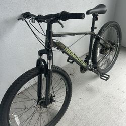 Mongoose 27.5 Inch Mountain Bike