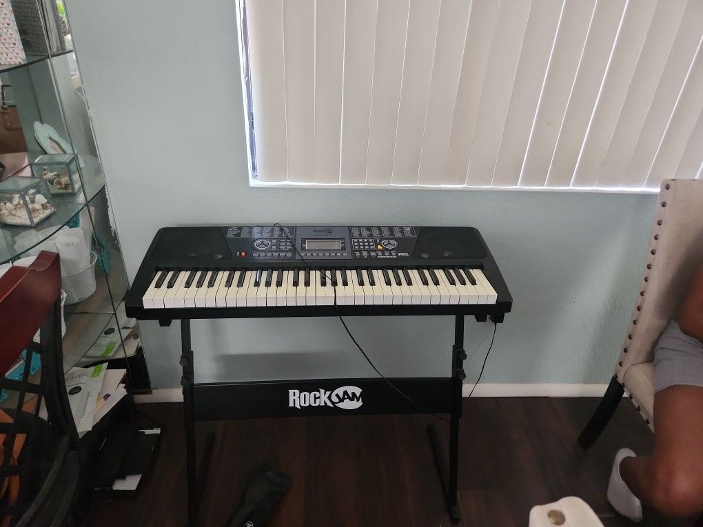 Rock jam 61 Key Keyboard With Cors