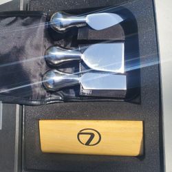 LEXUS cheese knife set 