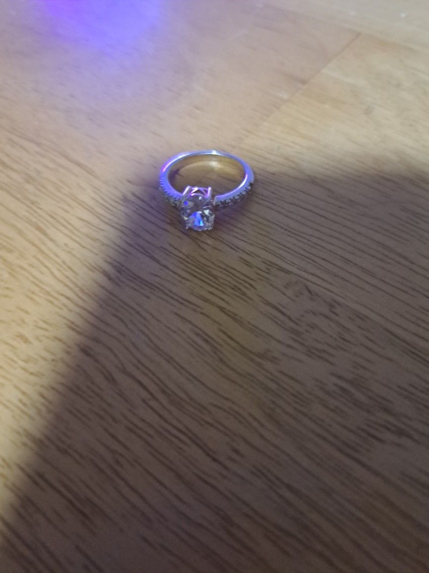 Really Good Ring For Geting Engaged