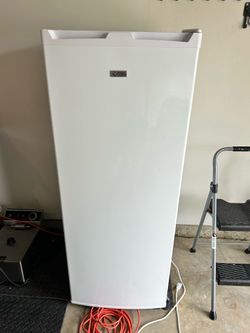 Commercial Cool Upright Freezer – Works Great