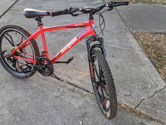 Mongoose mag Wheels  size 24  mountain bike $300
