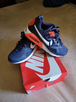 NIKE AIR MAX