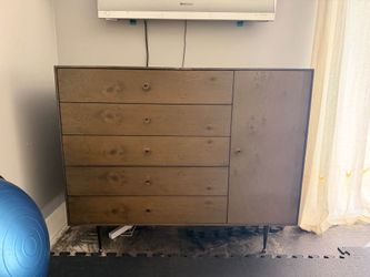HD Buttercup Wood Buffet / Sideboard / Dresser
