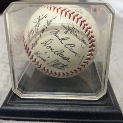 Signed baseball (vintage)
