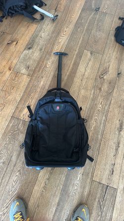 Victorinox E-motion 360 22 inch carry on