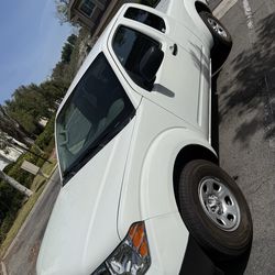 2018 Nissan frontier pick up truck