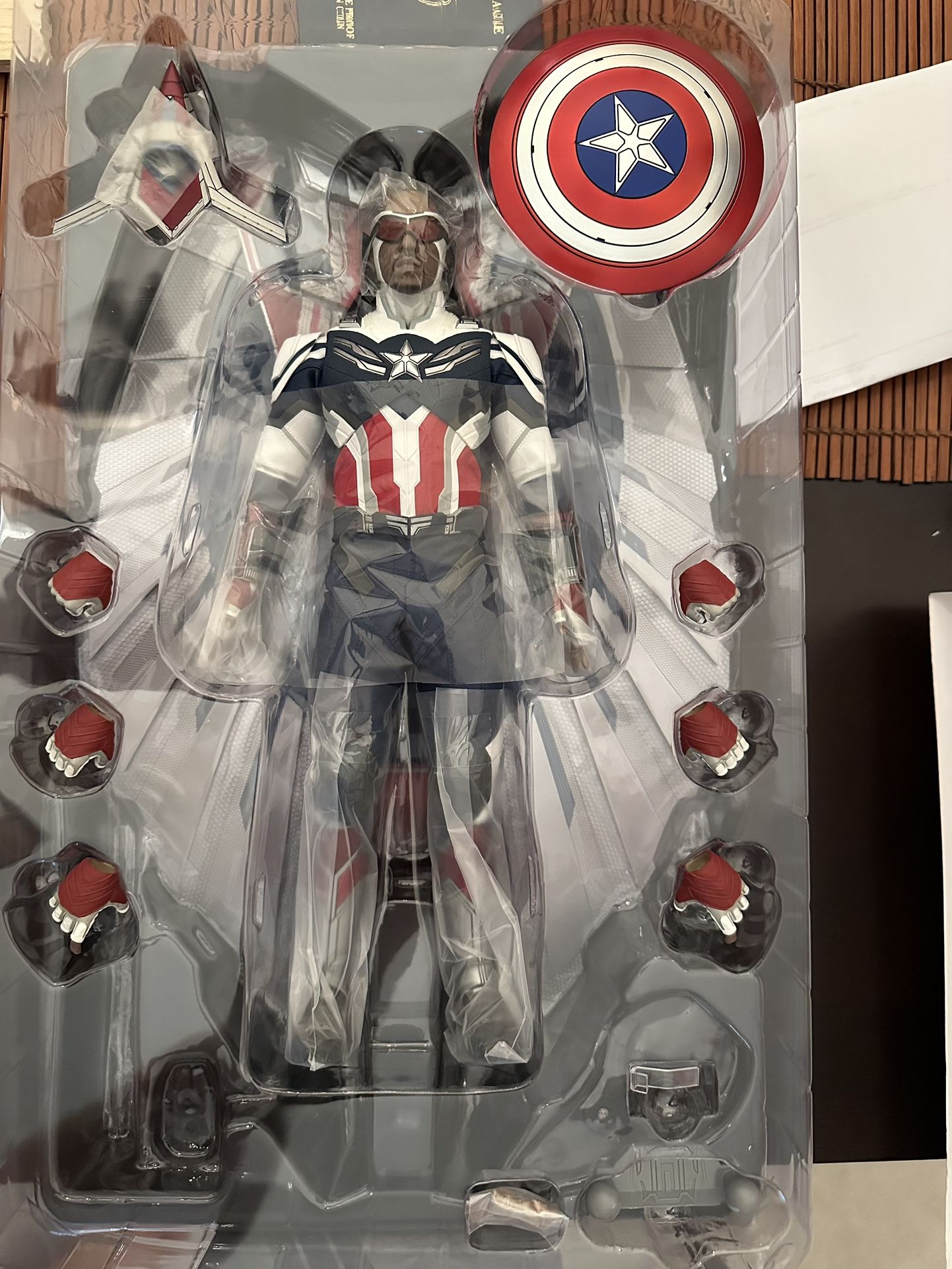 Hot Toys Captain America TMS040 Falcon