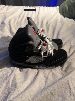 Jordan’s 5 og black metallic